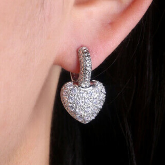 New Sterling silver Heart Earrings - Picture 8 of 8